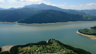 Lac de acumulare România