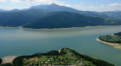 LACUL IZVORUL MUNTELUI (LACUL BICAZ) Bicaz