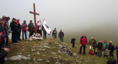 Kondra-Kereszt, Naskalat Lunca de Jos