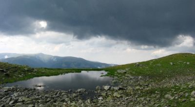 Lacului Peak Moieciu de Sus