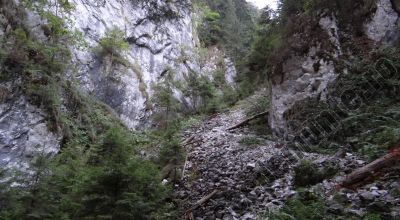 Crăpăturii Montagne selle Zarnesti