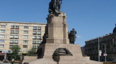 Alexandru Ioan Cuza statue Iasi