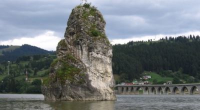 STÂNCA PIATRA TEIULUI Bicaz (Békás)