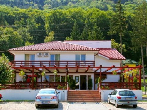 Pension Domnitei Calimanesti