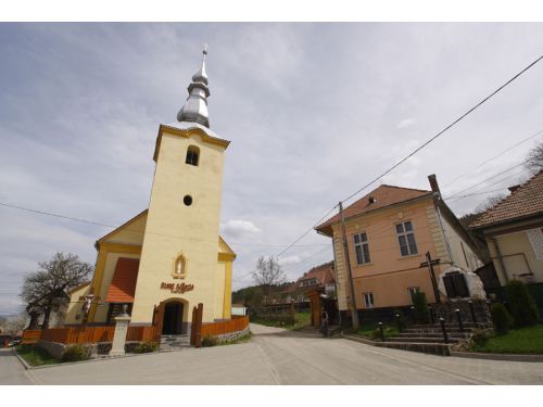 Biserica Szent Laszlo Târnoviţa