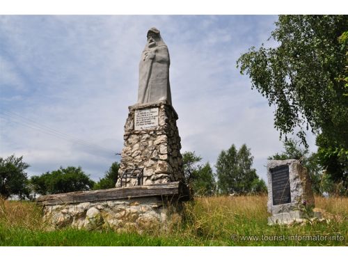 Ghicuta Statue Moieciu - Pestera