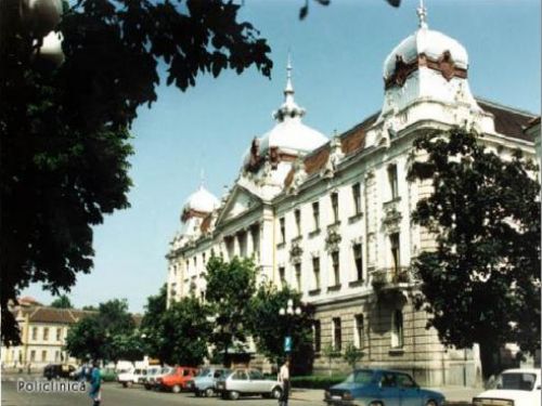 Le Palais Des Finances Publiques Oradea