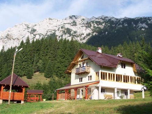 Cabana Dragoş Bejan (Valea Lui Ivan) Zărnesti